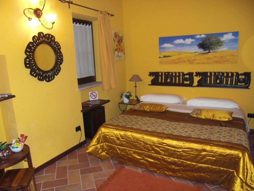 B&B Gira-Sole Cuneo Rum bild